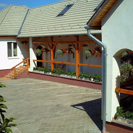 Polonia Apartman Egerszalok Exterior photo