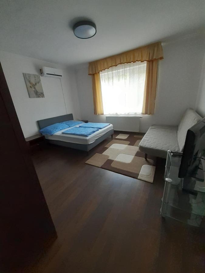 Polonia Apartman Egerszalok Exterior photo