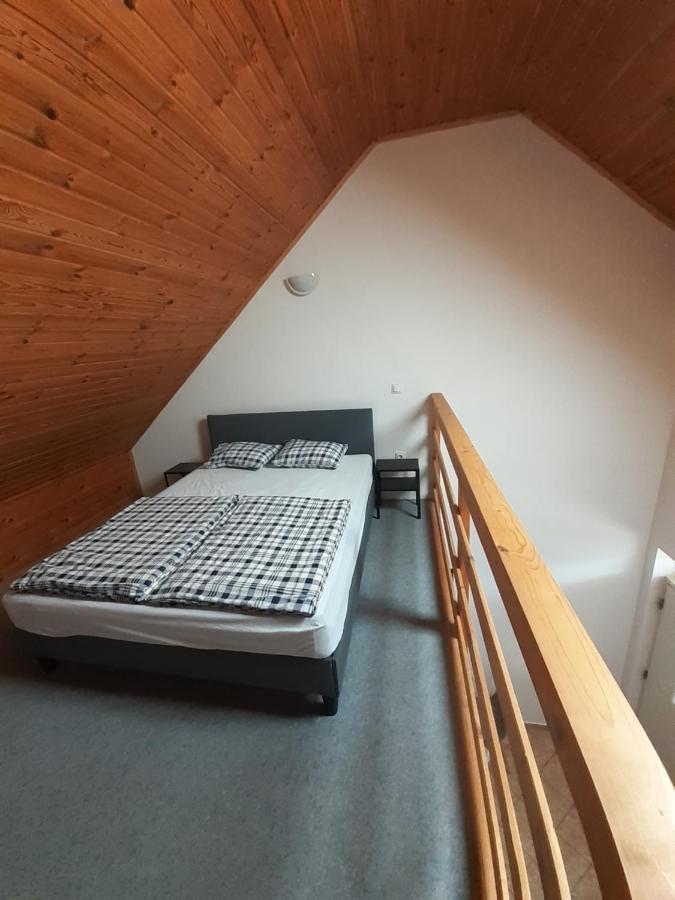 Polonia Apartman Egerszalok Exterior photo